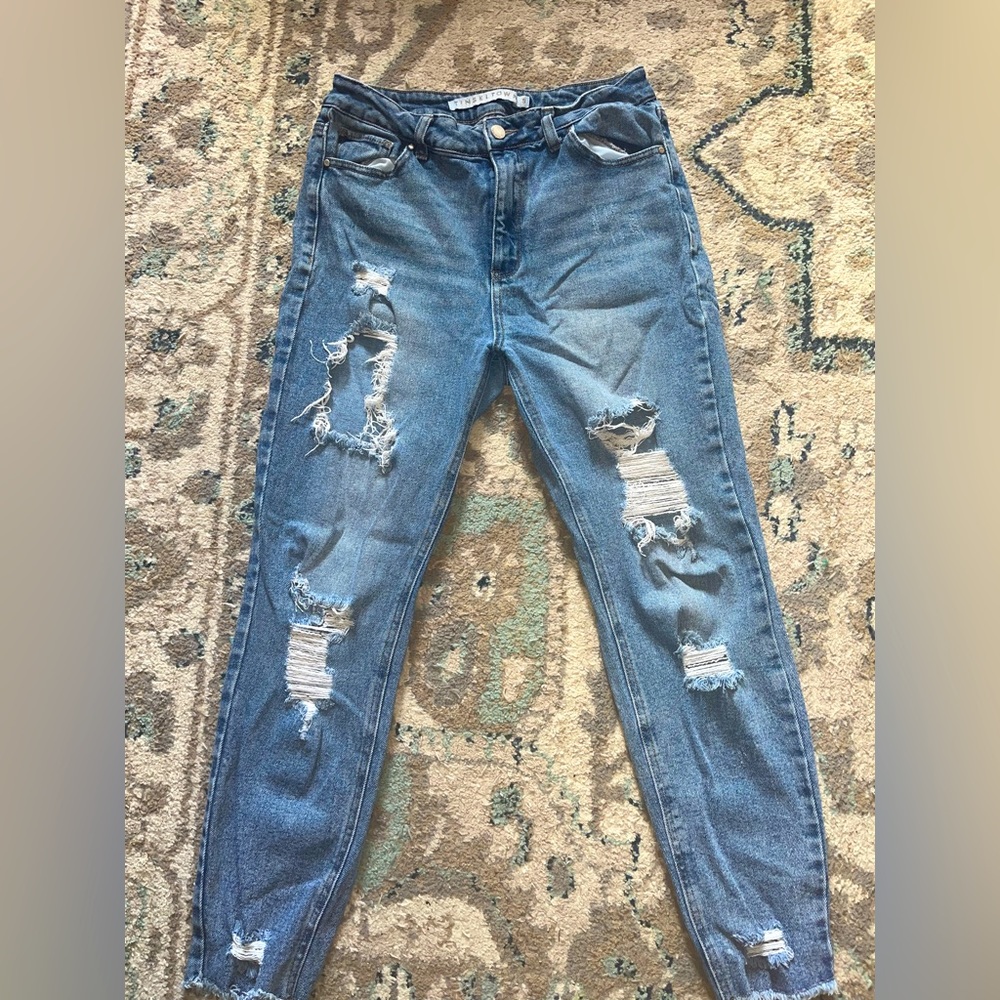 Ripped skinny jeans. Size 9